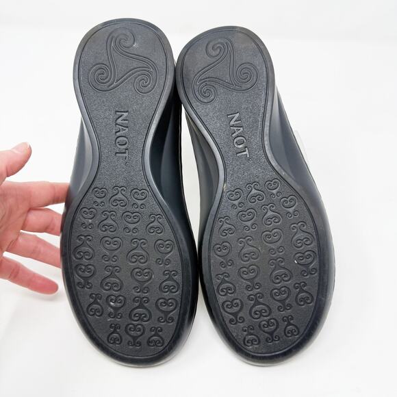 NAOT Metallic Gold Leather Flat Sandals EU 39/US 8 Made in Israel Comfort Shoes - Picture 7 of 10